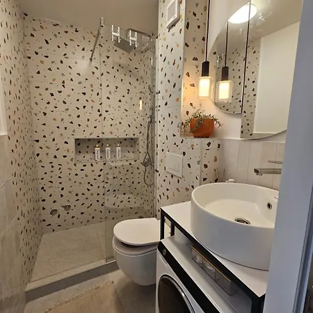 Studio49apartments Quiet In Free Private Parking Fast Wifi * Ni