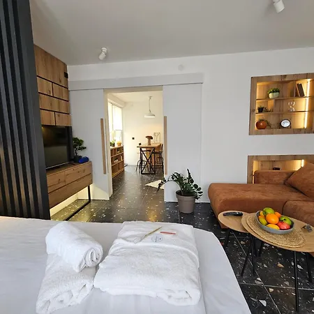 Studio49apartments Quiet In Free Private Parking Fast Wifi Appartement Ni