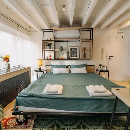 Studio49apartments Quiet In Free Private Parking Fast Wifi Ni