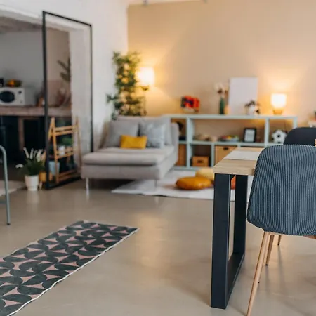 Studio49apartments Quiet In Free Private Parking Fast Wifi Appartement