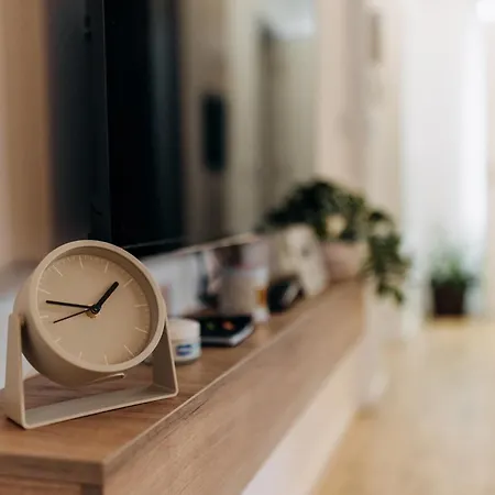 Studio49apartments Quiet In Free Private Parking Fast Wifi * Ni