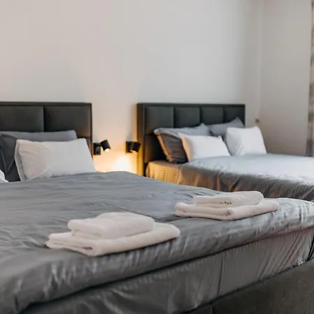 Studio49apartments Quiet In Free Private Parking Fast Wifi * Ni