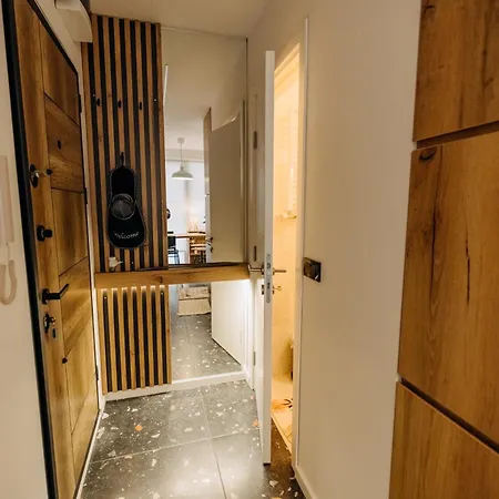 Studio49apartments Quiet In Free Private Parking Fast Wifi * Ni